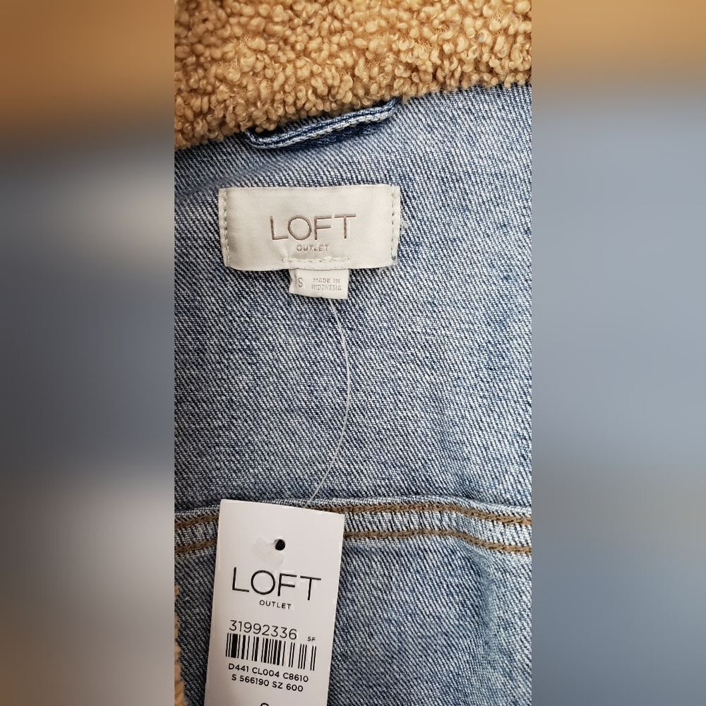 Loft Double Chest Pockets Denim Jacket NWT Size Small - Picture 4 of 6